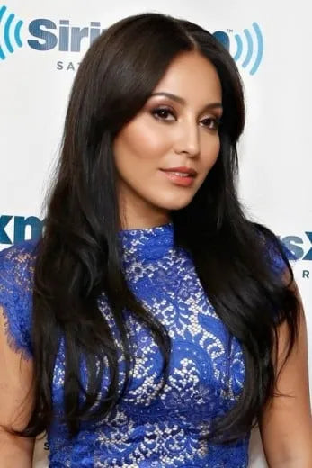 Smooth Carefree Choppy Long Wavy Synthetic Hair Lace Front Wig 22 Inches