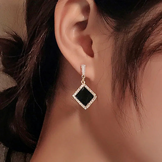 Women's Korean Style Geometric Pattern Silver Material Drop Earrings For Party/Birthday/Gift
