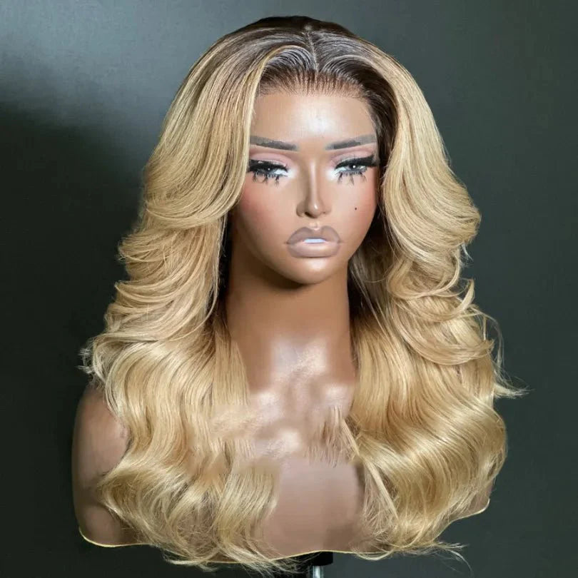 Klassische blonde gewellte Perücken mit Stufenschnitt