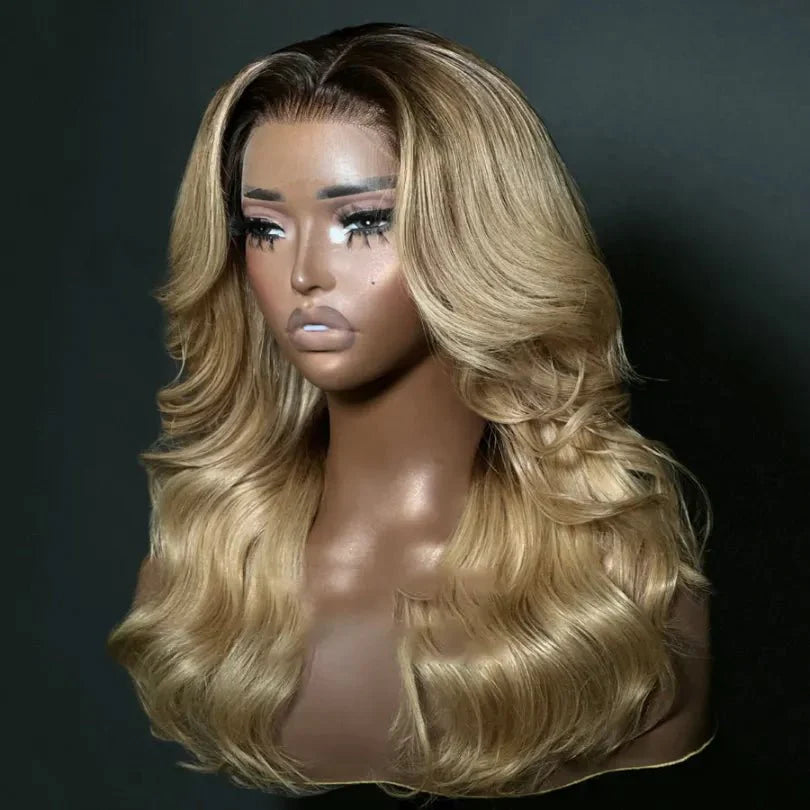 Klassische blonde gewellte Perücken mit Stufenschnitt