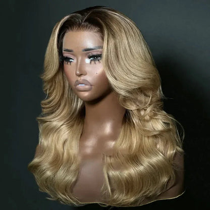 Klassische blonde gewellte Perücken mit Stufenschnitt
