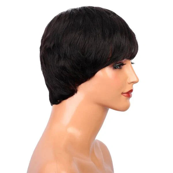 Kurzes menschliches Haar im Pixie-Schnitt mit Pony